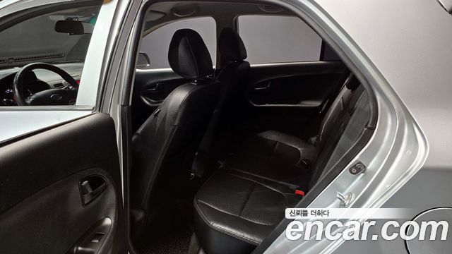 Photo 12