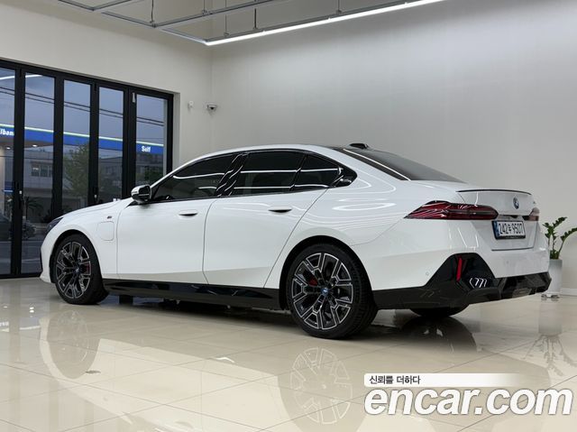 BMW | BMW 5 Series (G60) | 5 Series (G60)