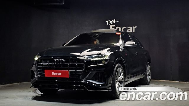AUDI | AUDI Q8 (4M)