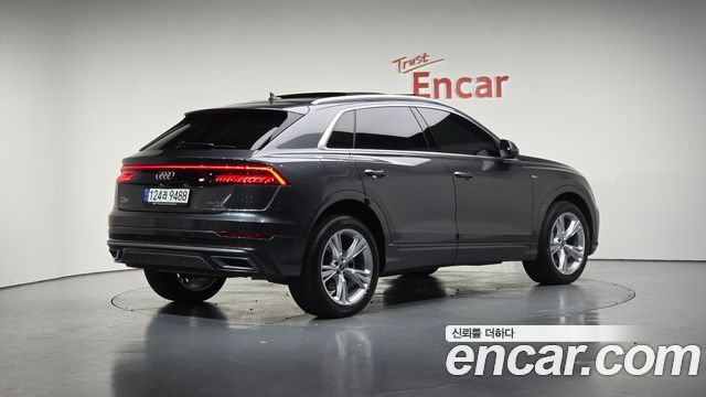 AUDI | AUDI Q8 (4M)