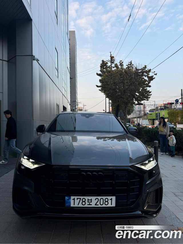 AUDI | AUDI Q8 (4M)