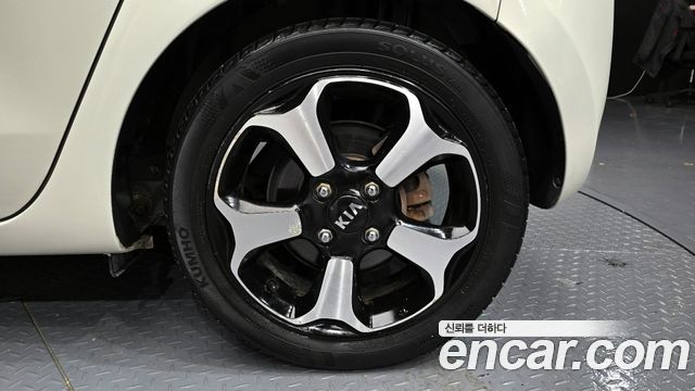 Photo 5